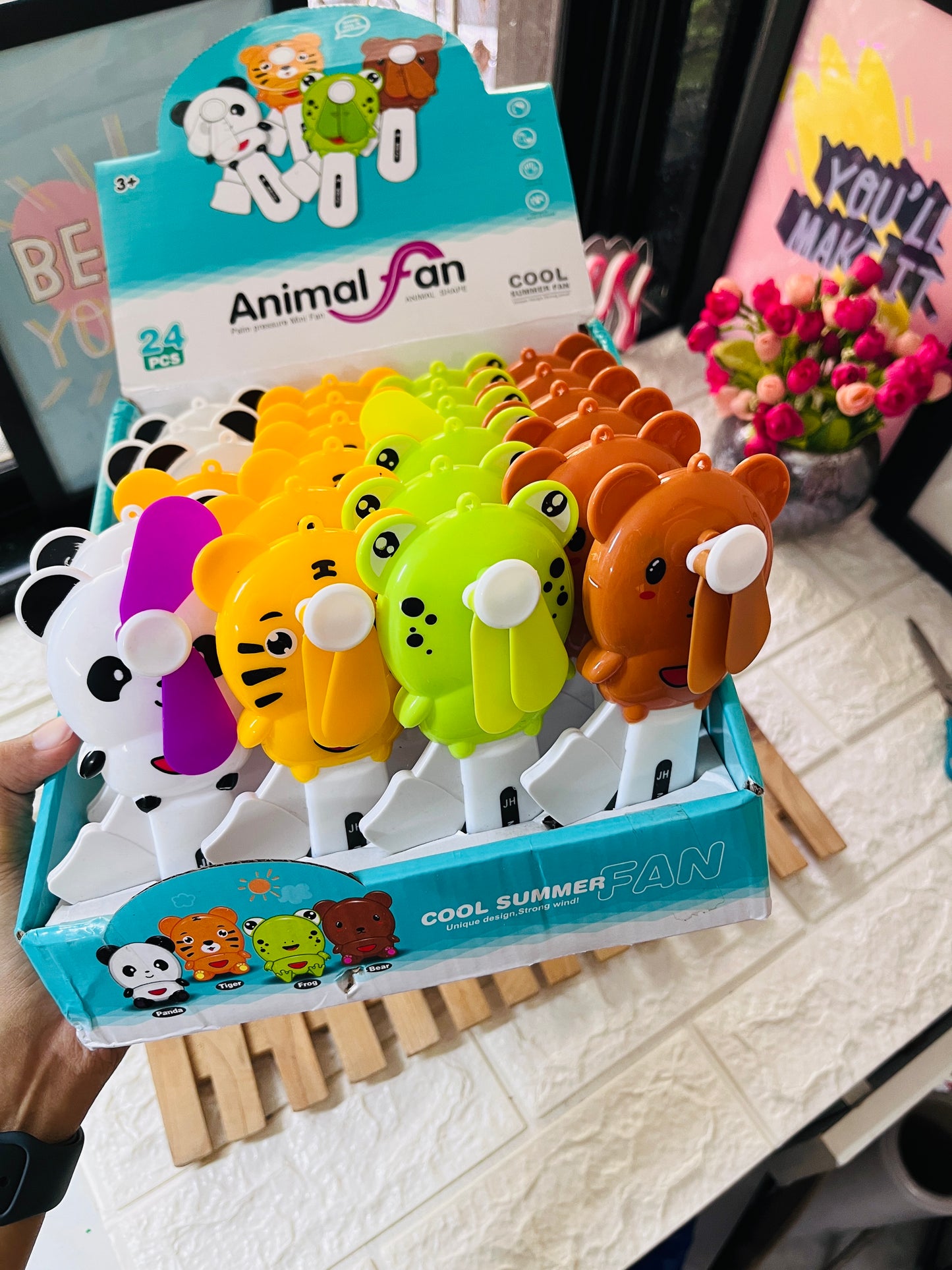 Animal Handfans 🐼