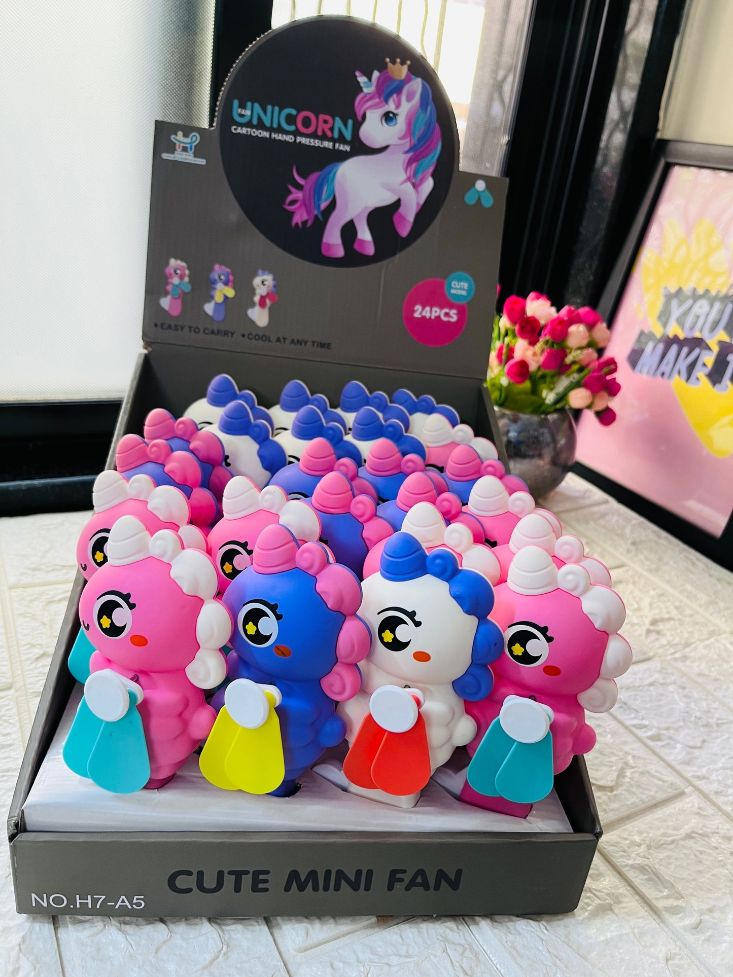 Unicorn Handfans 🦄