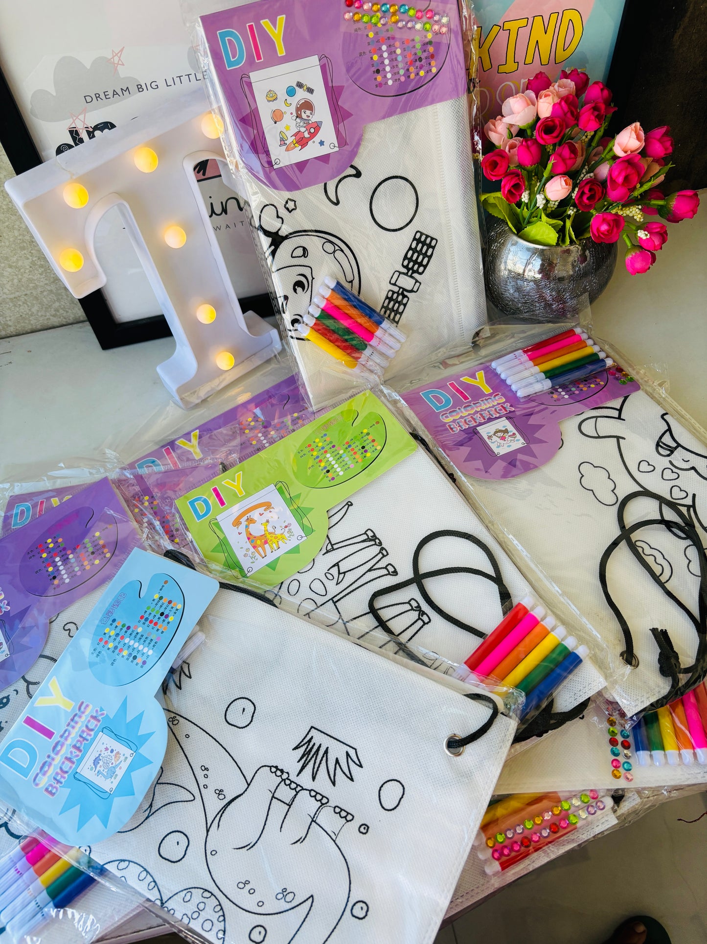 DIY colouring bags 🖍️🎨