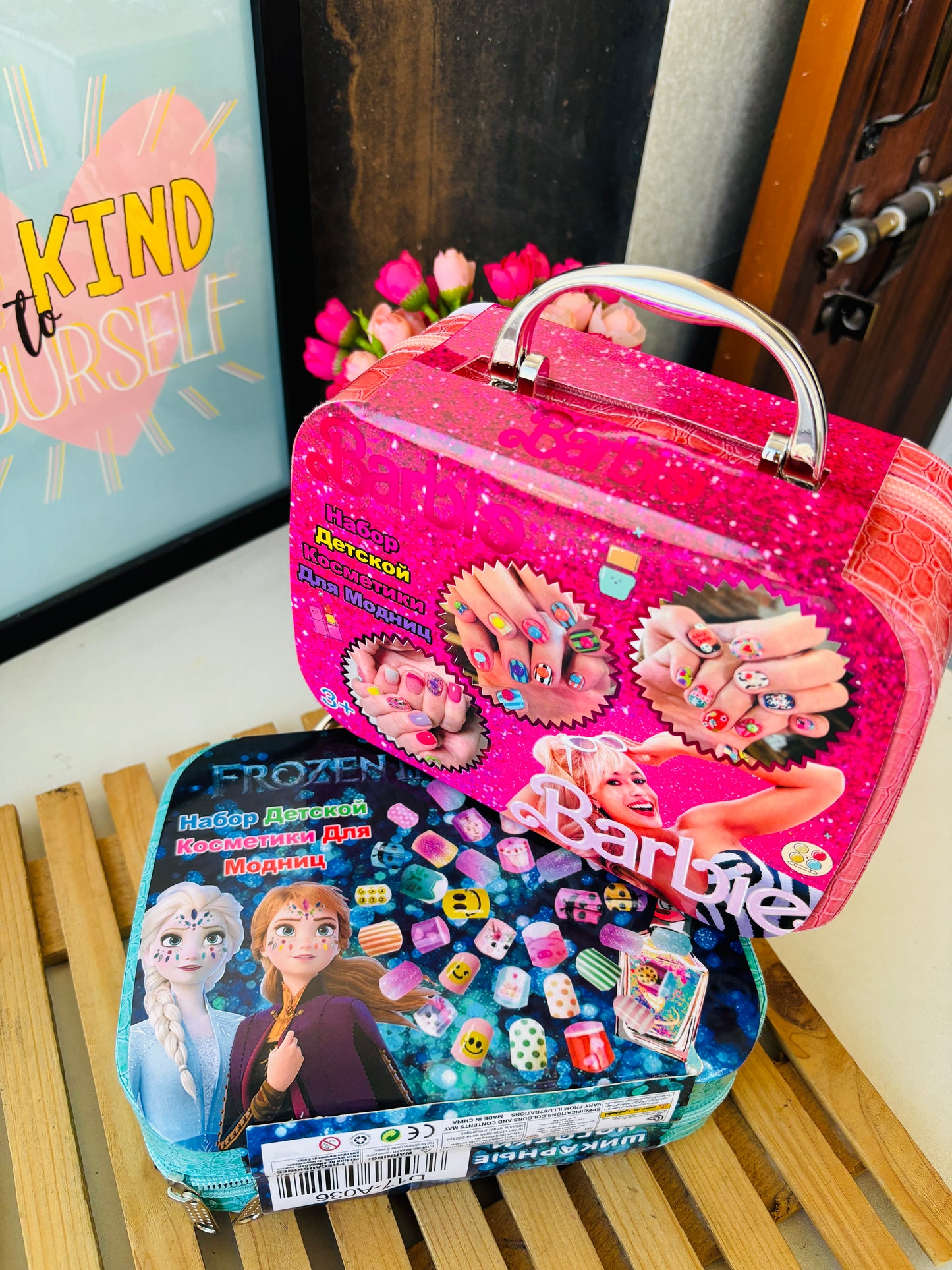 Frozen/Barbie Accessories Kit