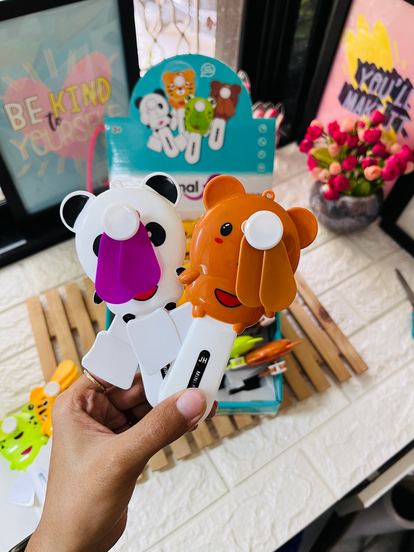 Animal Handfans 🐼
