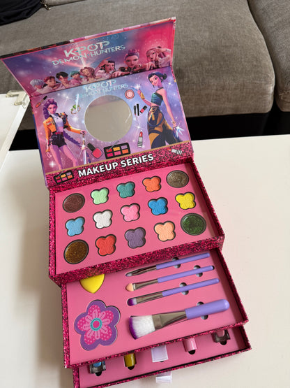 Kpop Premium Makeup Palettes ✨💄