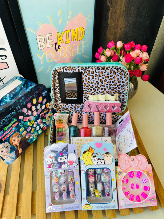Frozen/Barbie Accessories Kit